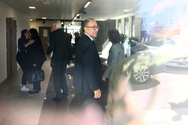 The director of the Organising Committee for the Alpes 2030 Winter Olympics Vincent Roberti (C) arrives for a Alpes 2030 winter olympics executive board meeting in Decines-Charpieu, near Lyon, on September 10, 2026. (Photo by Alex MARTIN / AFP)