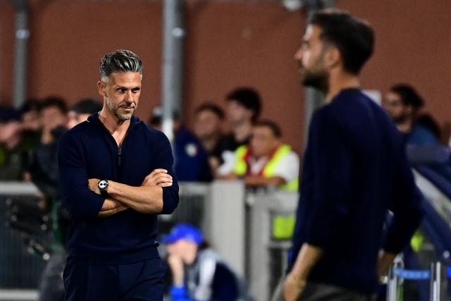 Leipzig's Argentinian head coach Martin Demichelis (L) and Como's Spanish coach Cesc Fabregas react from the pitch during the UEFA Champions League, league phase, matchday 1, football match between Como 1907 and RB Leipzig at the Giuseppe Sinigaglia stadium in Como, on September 10, 2026. (Photo by PIERO CRUCIATTI / AFP)