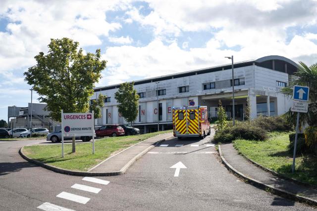 An ambulance arrives in the "Centre Hospitalier Intercommunal Elbeuf-Louviers-Val de Reuil" hospital in Cleon, northwestern France, on September 12, 2026, the morning after a train derailed nearby. Investigators suspect that the derailment of a TER train carrying 186 passengers between Rouen and Caen in northwest France on the evening of September 11, which injured 44, one gravely, was the result of sabotage, a police source told AFP on September 12. A fragment of rail was found on the track, with the possibility of a malicious act being treated as the main line of inquiry as a result, the source said. (Photo by Guillaume SALIGOT / AFP)