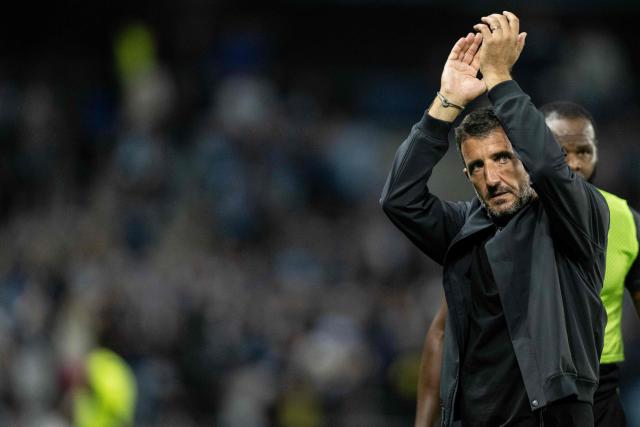 Angers' French headcoach Stephane Gilli acknowledges the crowd at the end of the French L1 football match between Le Havre AC and SCO Angers at the Stade Oceane in Le Havre, northwestern France, on September 12, 2026. (Photo by Guillaume SALIGOT / AFP)