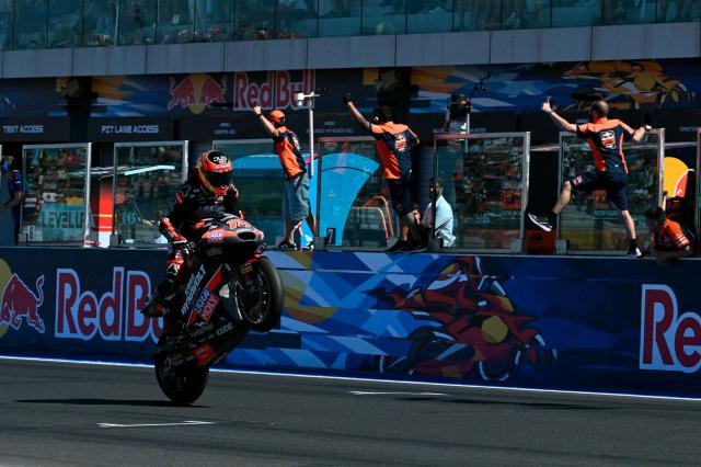 LIQUI MOLY Dynavolt Intact GP's Spanish rider Manuel Gonzalez crosses the finish line during the San Marino Moto2 race at the Misano World Circuit Marco Simoncelli, in Misano Adriatico, northern Italy on September 13, 2026. (Photo by Andreas SOLARO / AFP)