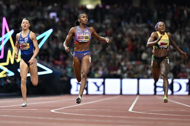 US' Melissa Jefferson-Wooden (C) wins ahead of Jamaica's Ashanti Moore (R) and Britain's Amy Hunt in the women's 200m final during the World Athletics Ultimate Championship at the Gyula Zsivotzky National Athletics Centre, in Budapest on September 13, 2026. (Photo by Jewel SAMAD / AFP)