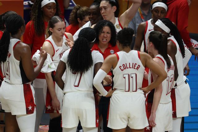USA's head coach Kara Lawson instructs her players during the 2026 FIBA Women’s Basketball World Cup final game between the United States and France in Berlin on September 13, 2026. (Photo by Odd ANDERSEN / AFP)