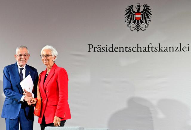 Austrian President Alexander Van der Bellen (L) and European Central Bank President Christine Lagarde attend the event "Hofburg in Dialogue: Economy, Europe, Resilience" at the Hofburg Palace in Vienna, Austria, on September 14, 2026. (Photo by HANS KLAUS TECHT / APA / AFP) / Austria OUT