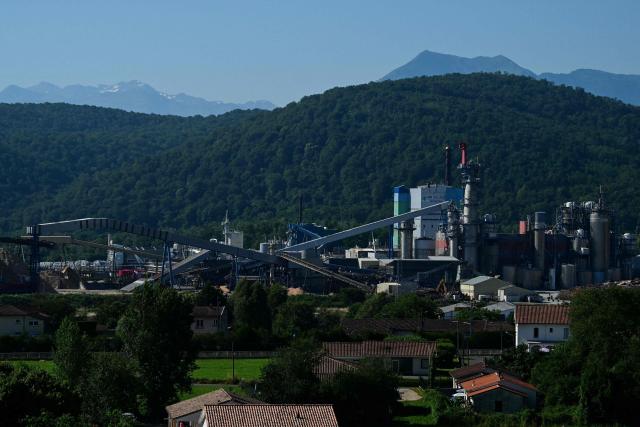 (FILES) A photograph taken on June 18, 2026 shows the Paper pulp producer Fibre Excellence factory site in Saint-Gaudens, south western France, as the company faces the withdrawal of its shareholder from Indonesia, Jackson Widjaja. On September 15, 2026, the Toulouse Commercial Court granted the pulp company Fibre Excellence a three-month extension so that potential investors could finalize their bid to take over the Saint-Gaudens site in Haute-Garonne. (Photo by Lionel BONAVENTURE / AFP)