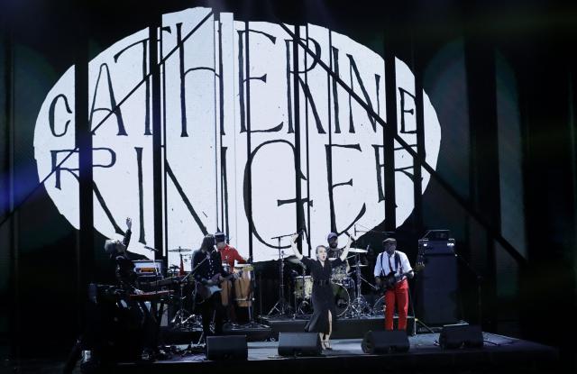 (FILES) French singer and musician Catherine Ringer performs on stage during the 33rd Victoires de la Musique, the annual French music awards ceremony, on February 9, 2018 at the Seine Musicale concert hall in Boulogne-Billancourt, on the outskirts of Paris. Catherine Ringer, lead singer of the legendary duo Les Rita Mitsouko, died of cancer at the age of 68, her children told AFP on September 15, 2026. (Photo by Thomas SAMSON / AFP)