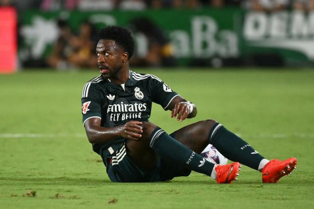 Real Madrid's Brazilian forward #07 Vinicius Junior reacts during the Spanish league football match between Elche CF and Real Madrid CF at Martinez Valero Stadium in Elche on September 15, 2026. (Photo by JOSE JORDAN / AFP)