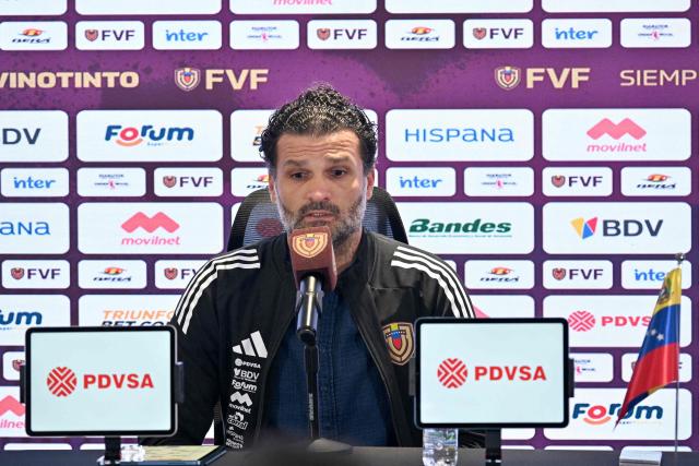 Venezuela's head coach Oswaldo Vizcarrondo gives a press conference in Caracas on September 15, 2026, ahead of the friendly matches against Japan, South Korea, and Jordania. (Photo by Juan BARRETO / AFP)