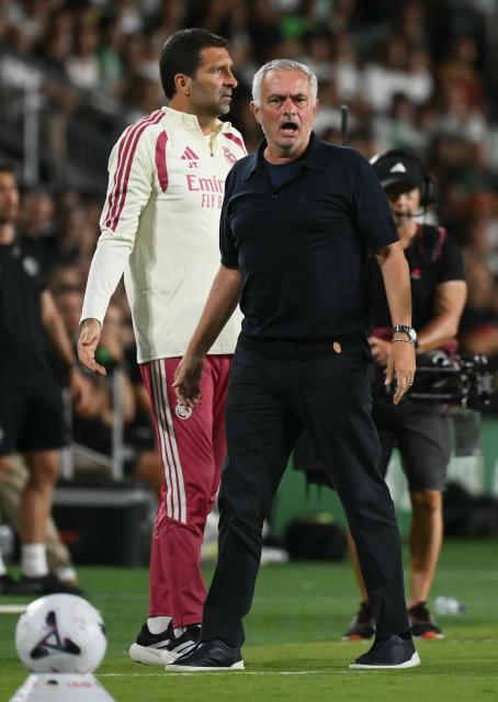 Real Madrid's Portuguese coach Jose Mourinho protests during the Spanish league football match between Elche CF and Real Madrid CF at Martinez Valero Stadium in Elche on September 15, 2026. (Photo by JOSE JORDAN / AFP)