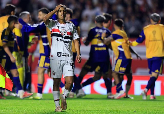 Sao Paulo's midfielder #43 Gustavo Santana reacts at the end of the Copa Sudamericana quarter-final second leg football match between Brazil's Sao Paulo and Argentina's Boca Juniors at the Morumbi stadium in Sao Paulo, Brazil on September 15, 2026. (Photo by Miguel SCHINCARIOL / AFP)