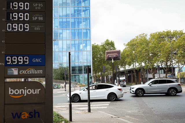 This photograph shows a fuel price totem displayed at the entrance of a Total Energies gas station in Issy-les-Moulineaux, suburb of Paris on September 16, 2026. Will sky-high fuel prices and the cost of living spark a resurgence of the “Yellow Vests”? Social media, politicians, and the media are reigniting memories of this unprecedented movement, but ahead of the presidential election, it’s difficult to gauge the scale of the protests. (Photo by Charlotte SIEMON / AFP)