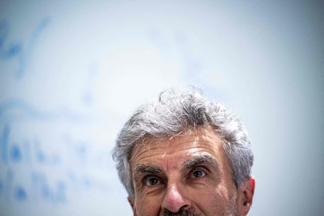 Canadian computer scientist Yoshua Bengio speaks during an interview with AFP in the offices of Law Zero in Montreal, Quebec, on September 15, 2026. Bengio, considered one of the founders of AI, told AFP that humanity is "losing control" of the technology and the world needs guardrails similar to nuclear arms controls. (Photo by ANDREJ IVANOV / AFP)