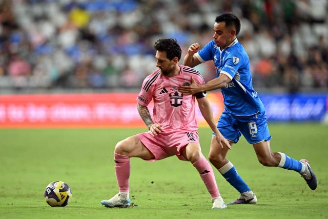 Inter Miami's Argentine forward #10 Lionel Messi fights for the ball with Cruz Azul's midfielder #19 Carlos Rodriguez (R) during the Campeones Cup final football match between Inter Miami CF and Mexico's Cruz Azul at Nu Stadium in Miami, Florida, on September 16, 2026. (Photo by CHANDAN KHANNA / AFP)