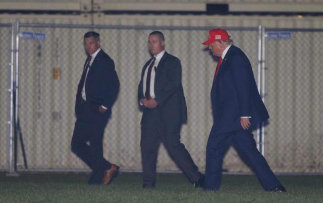 US President Donald Trump arrives on the Ellipse near the White House in Washington, DC on September 16, 2026. Trump is returning from Gastonia, North Carolina after campaigning for Republican US Senate candidate Michael Whatley. (Photo by Kent Nishimura / AFP)