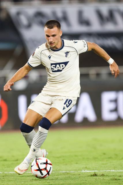 Hoffenheim’s German midfielder #19 Tim Lemperle controls the ball during the UEFA Europa League first round football match between OFI Crete FC and TSG 1899 Hoffenheim at Pankritio stadium in Heraklion on September 17, 2026. (Photo by Costas Metaxakis / AFP)