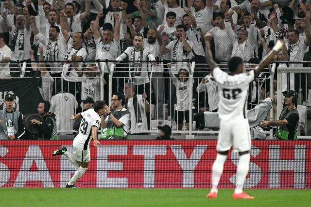 Besiktas’ French forward #29 Ilhan Fakili (L) celebrates after scoring his team's first goalduring the UEFA Europa League first round 1 day 1 football match between Besiktas and Olympique de Marseille (OM) at Besiktas Tupras Stadium in Istanbul, on September 17, 2026. (Photo by Ozan KOSE / AFP)