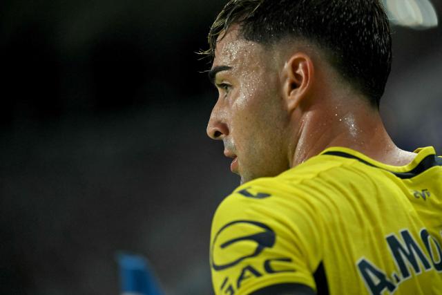 Villarreal's Spanish midfielder #10 Alberto Moleiro looks on during the Spanish league football match between Malaga CF and Villarreal CF at La Rosaleda Stadium in Malaga on September 17, 2026. (Photo by JORGE GUERRERO / AFP)