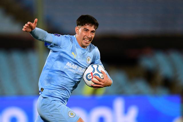 Montevideo City Torque's forward #09 Salomon Rodriguez celebrates after scoring during the Copa Sudamericana quarter-final second leg football match between Uruguay's Montevideo City Torque and Peru's Cienciano at the Centenario stadium in Montevideo on September 17, 2026. (Photo by Dante FERNANDEZ / AFP)