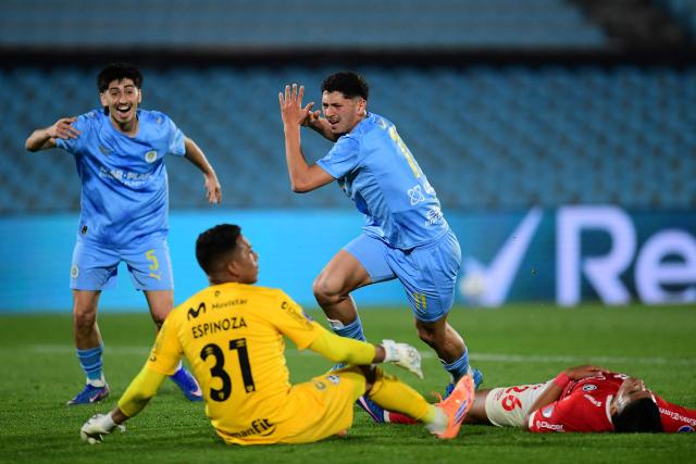 Montevideo City Torque's forward #11 Nahuel da Silva celebrates after scoring the team's third goal during the Copa Sudamericana quarter-final second leg football match between Uruguay's Montevideo City Torque and Peru's Cienciano at the Centenario stadium in Montevideo on September 17, 2026. (Photo by Dante FERNANDEZ / AFP)