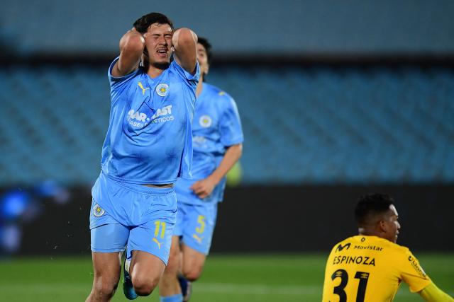 Montevideo City Torque's forward #11 Nahuel da Silva celebrates after scoring the team's third goal during the Copa Sudamericana quarter-final second leg football match between Uruguay's Montevideo City Torque and Peru's Cienciano at the Centenario stadium in Montevideo on September 17, 2026. (Photo by Dante FERNANDEZ / AFP)