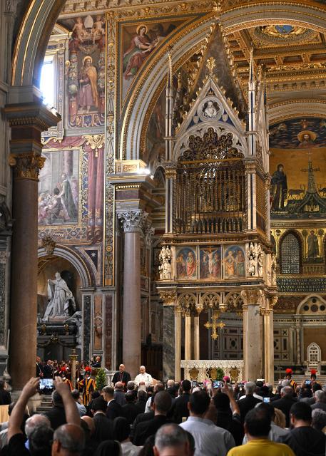 This photograph shows a general view as Pope Leo XIV (centre R) and Italian cardinal Baldassare Reina (centre L) attend a Diocesan assembly of Rome at the Basilica of Saint John Lateran, in central Rome, on September 18, 2026. (Photo by Andreas SOLARO / AFP)