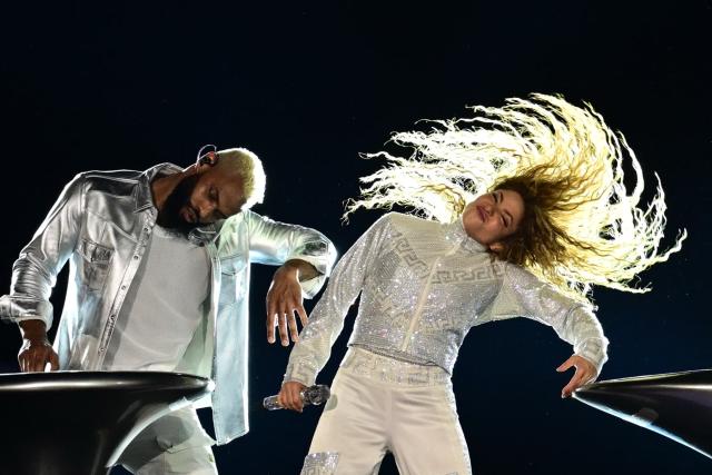 (FILES) Colombian singer Shakira performs during the worldwide launch of her 'Las Mujeres ya no Lloran' tour at Nilton Santos stadium in Rio de Janeiro on February 11, 2025. Shakira kicks off on September 18, 2026 evening a marathon twelve-concert run in Madrid, bringing an end to both her world tour and the Colombian superstar's eight-year absence from Spain. (Photo by Pablo PORCIUNCULA / AFP)