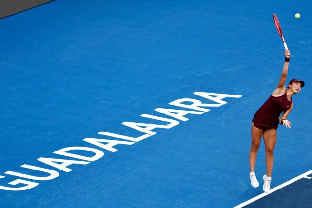 US' Iva Jovic serves to Spain's Cristina Bucsa during their women's singles semi-final match at the WTA Guadalajara Open tournament in Zapopan, Mexico on September 18, 2026. (Photo by ULISES RUIZ / AFP)