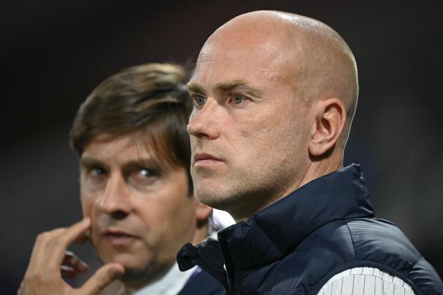 Toulouse's Danish headcoach Jens Berthel Askou looks on before the French L1 football match between Toulouse FC and Le Havre AC at the Stadium de Toulouse in Toulouse, southwestern France, on September 19, 2026. (Photo by Matthieu RONDEL / AFP)