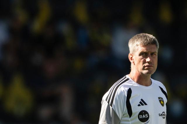La Rochelle's head coach's Ronan O'Gara reacts during the French Top14 rugby union match between Stade Rochelais (La Rochelle) and Racing 92 at The Marcel-Deflandre Stadium in La Rochelle, western France, on September 19, 2026. (Photo by XAVIER LEOTY / AFP)