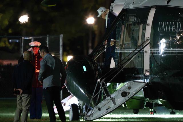 US President Donald Trump steps off Marine One at the Ellipse near the White House in Washington, DC, on September 19, 2026. Trump is returning from the Camp David presidential retreat. (Photo by Jim WATSON / AFP)