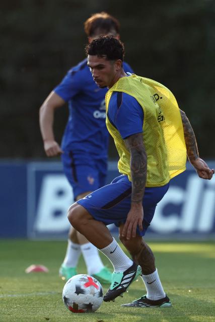da France's midfielder Lucas Da Cunha takes part in a training session four days ahead of France's UEFA Nations League football match against Turkey in Clairefontaine-en-Yvelines outside Paris, on September 21, 2026. The gathering is the first of the French national team under its new coach Zinedine Zidane, appointed on July 28, 2026 on a four-year contract. The Nations League, which France won in 2021, will dominate Zidane's attention in the coming months before the draw for the Euro 2028 qualifying tournament takes place in early December. (Photo by FRANCK FIFE / AFP)