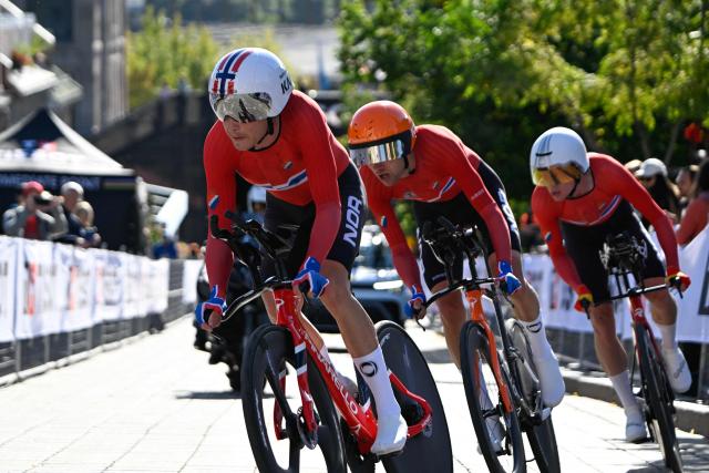 Norway’s men’s team competes in the mixed relay team time trial during the 2026 Union Cycliste Internationale (UCI) Road World Championships in Montreal, Quebec, on September 22, 2026. (Photo by Andrej Ivanov / AFP)