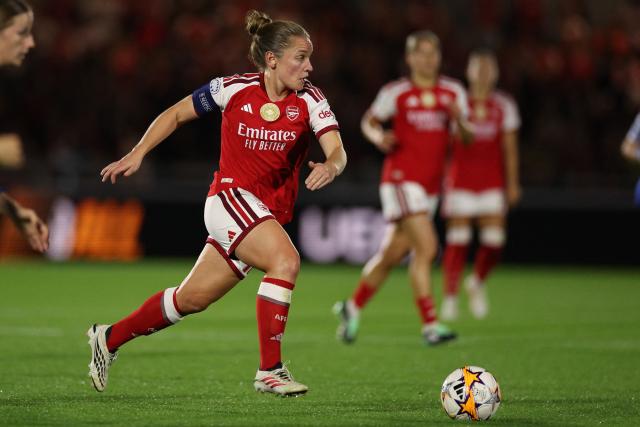 Arsenal's Scottish midfielder #10 Kim Little runs with the ball during the UEFA Women's Champions League, League Phase football match between Arsenal and HB Koge at Meadow Park in Borehamwood, north of London on September 22, 2026. (Photo by Adrian Dennis / AFP)
