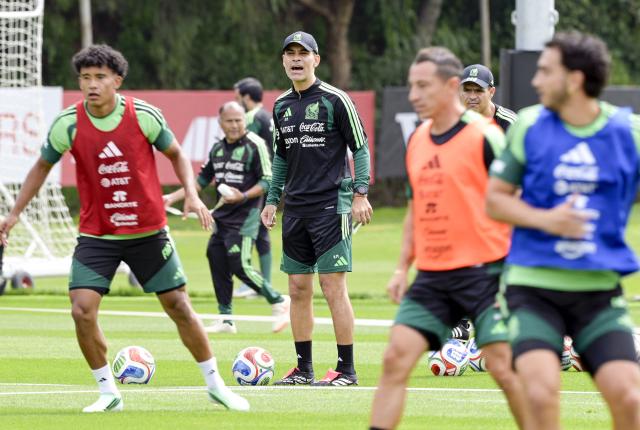 Mexico's national football team head coach Rafael Marquez looks at his players during a training session in Mexico City on September 23, 2026. Mexico will face Colombia and Peru in international friendly matches. (Photo by Alfredo ESTRELLA / AFP)