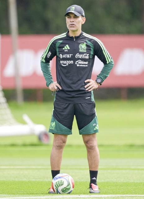 Mexico's national football team head coach Rafael Marquez looks at his players during a training session in Mexico City on September 23, 2026. Mexico will face Colombia and Peru in international friendly matches. (Photo by Alfredo ESTRELLA / AFP)