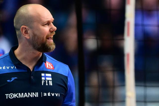 Finland’s head coach Olli Kunnari looks on during the CEV EuroVolley 2026 men's quarterfinal volleyball match between Italy and Finland at the Palavela in Turin on September 23, 2026. (Photo by Marco BERTORELLO / AFP)