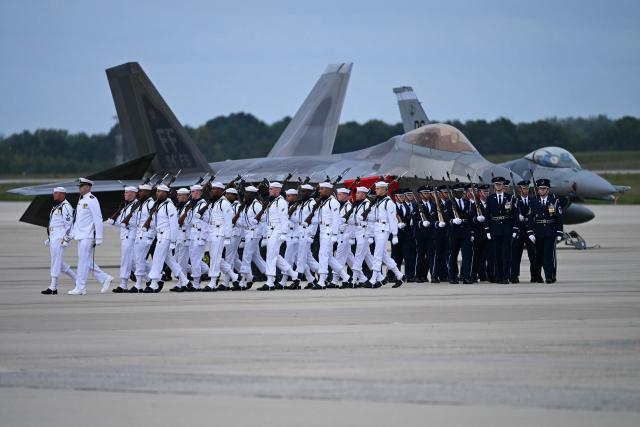 Members of the US military prepare for US President Donald Trump to greet Chinese President Xi Jinping upon his arrival at Joint Base Andrews in Maryland on September 23, 2026. Xi is visiting the United States from September 23 to 25. (Photo by Brendan SMIALOWSKI / AFP)