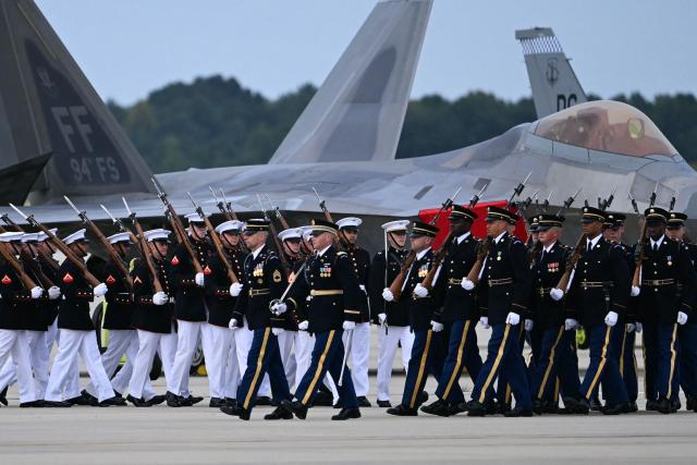 Members of the US military prepare for US President Donald Trump to greet Chinese President Xi Jinping upon his arrival at Joint Base Andrews in Maryland on September 23, 2026. Xi is visiting the United States from September 23 to 25. (Photo by Brendan SMIALOWSKI / AFP)
