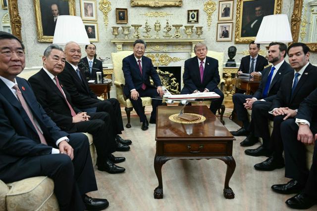 US President Donald Trump and China's President Xi Jinping hold a bilateral meeting in the Oval Office of the White House in Washington, DC, on September 24, 2026. President Xi is on a State visit to the United States from September 23 to 25. (Photo by Brendan SMIALOWSKI / AFP)
