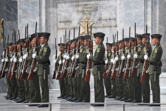 Mexican soldiers stand guard at the Monument to the Boy Heroes during a ceremony attended by South Korea's President Lee Jae Myung (not in frame) in Mexico City on September 24, 2026. The Monument to the Boy Heroes commemorates six mostly teenage military cadets who were killed in battle defending Mexico City from the United States during the Battle of Chapultepec on September 13, 1847. (Photo by Carl de Souza / AFP)