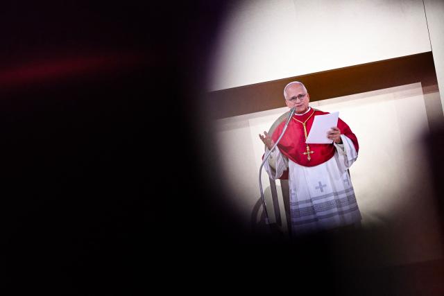 Pope Leo XIV speaks during a prayer vigil with young people at the Stade de France stadium, in Saint-Denis on the outskirts of Paris on September 25, 2026 as part of his four days visit to France. (Photo by LOU BENOIST / AFP)