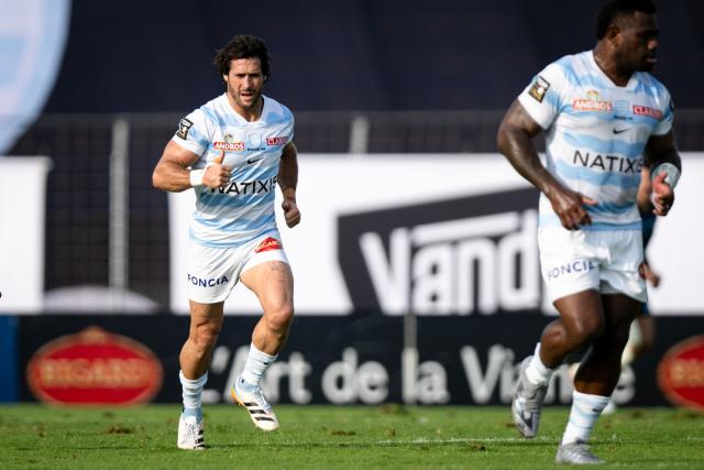 Racing 92's French scrum-half Maxime Machenaud reacts after taking a penalty kick during the French Top14 rugby union match between Racing 92 and Aviron Bayonnais (Bayonne) at Stade Dominique-Duvauchelle in Creteil, on the outskirts of Paris, on September 26, 2026. (Photo by Guillaume SALIGOT / AFP)
