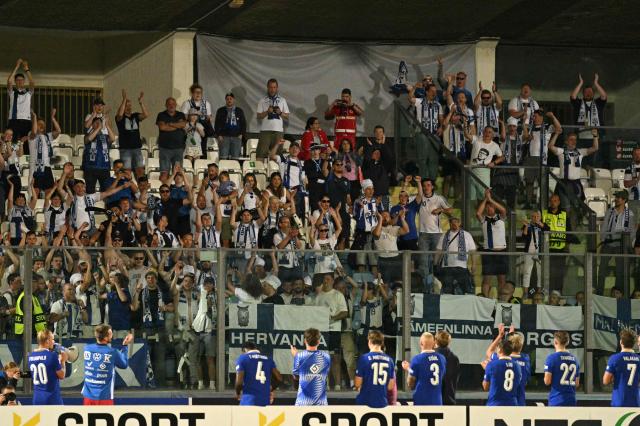 Finland's players greet supporters after winning the UEFA Nations League (League C, Group 1) football match between San Marino and Finland at the Serravalle's stadium in San Marino, on September 26, 2026. (Photo by Andreas SOLARO / AFP)