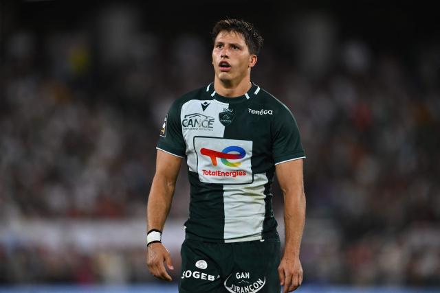 Pau's Portuguese wing Rodrigo Marta looks on during the French Top14 rugby union match between Section Paloise and Stade Rochelais (La Rochelle) at the Stade du Hameau in Pau, south-western France on September 26, 2026. (Photo by Gaizka IROZ / AFP)