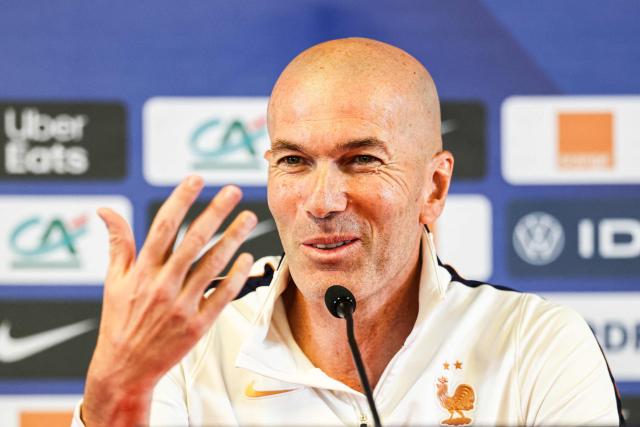 TOPSHOT - France's head coach Zinedine Zidane gestures as he speaks during a press conference on the eve of the UEFA Nations League football match between Belgium and France at King Baudouin Stadium in Brussels on September 27, 2026. (Photo by FRANCK FIFE / AFP)