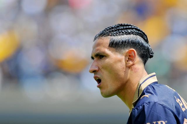 Pumas' midfielder #21 Uriel Antuna gestures during the Liga MX Apertura tournament football match between Pumas and San Luis at the Olimpico Universitario stadium in Mexico City on September 27, 2026. (Photo by Victor CRUZ / AFP)