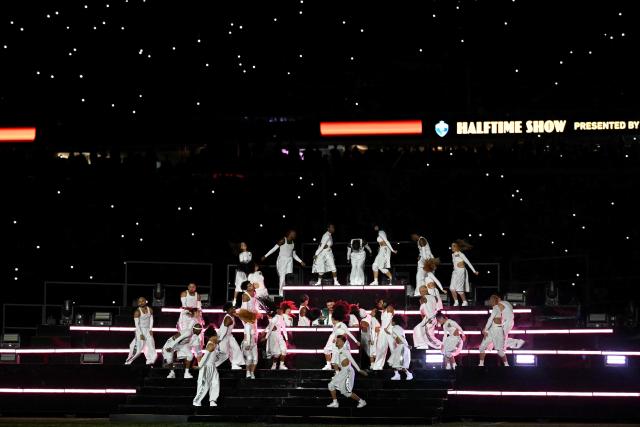 General view of the half time show of the NFL match between the Dallas Cowboys and the Baltimore Ravens at the Maracana Stadium in Rio de Janeiro, Brazil, on September 27, 2026. (Photo by MAURO PIMENTEL / AFP)