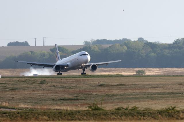 The plane carrying the Pope lands at the Metz–Nancy–Lorraine Airport in Metz, northeastern France, on September 28, 2026 on the last day of th Pope visit to France. (Photo by ROMEO BOETZLE / AFP)