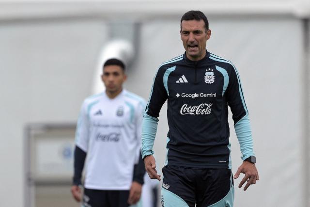 Argentina's football team coach Lionel Scaloni gestures during a training session at the Argentine Football Association (AFA) training camp in Ezeiza, Buenos Aires Province, on September 28, 2026 ahead of the friendly matches against Bolivia, Burkina Faso, and Benin. (Photo by JUAN MABROMATA / AFP)