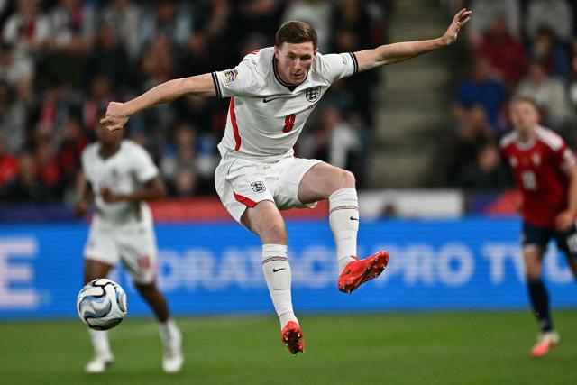 England's midfielder #08 Elliott Anderson controls the ball during the UEFA Nations League Group A3 football match between the Czech Republic and England at Fortuna Arena in Prague on September 29, 2026. (Photo by Joe Klamar / AFP)